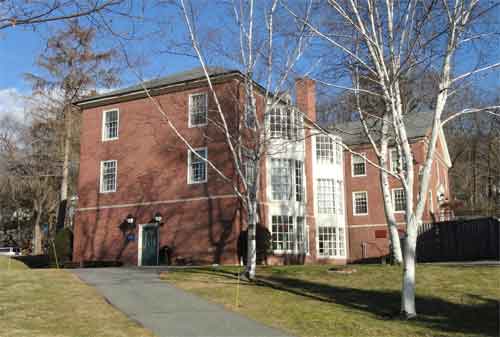 10 Sekolah Termahal di Dunia, Wow! 1 Tahun Rp1,3 Miliar 04 - Finansialku