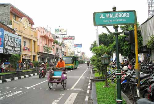 198-Wisata-Jogja-52.-Jalan-Malioboro