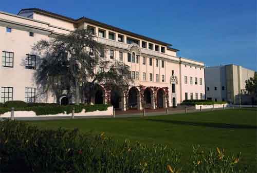 Yuk Ketahui Biaya Kuliah 10 Universitas Termahal Di Dunia 08 - Finansialku