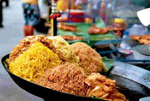 Punya Rencana Liburan ke Thailand 04 Street Food - Finansialku