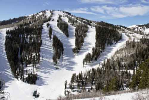 10 Resort Ski Termewah di Dunia 04 Eagle Point Resort - Finansialku