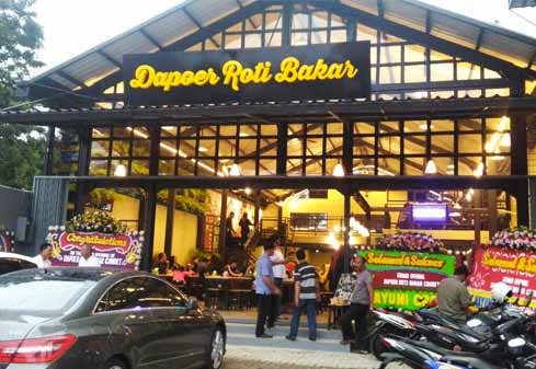 Outlet Dapoer Roti Bakar Finansialku