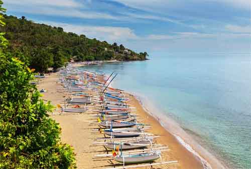 Paket Wisata Bali 23 Pantai Amed - Finansialku