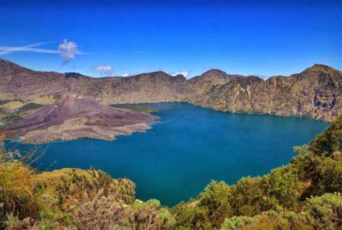 Wisata Lombok 07 Danau Segara Anak - Finansialku