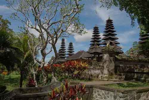 Wisata-di-Bali-12a-Pura-Taman-Ayun---Finansialku