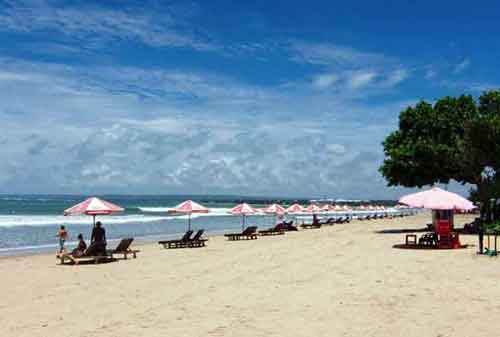Wisata-di-Bali-29a-Pantai-Kuta---Finansialku