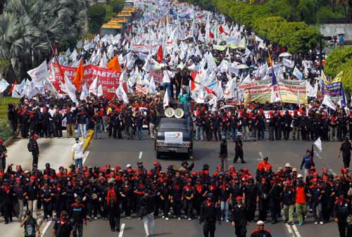 Memperingati-Hari-Buruh-Sedunia-4-Finansialku