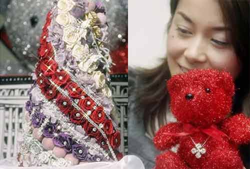 Pohon Natal 08 (Takashimaya Department Store Preserved Rose Mini Christmas Tree) - Finansialku