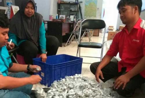 4 Kisah Nyata yang Membuktikan Manfaat Uang Receh, Mau Coba 05 Moh Zaka - Finansialku 4 Kisah Nyata yang Membuktikan Manfaat Uang Receh, Mau Coba 05 Moh Zaka - Finansialku