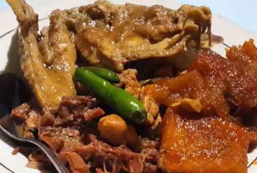 10 Kuliner dan Destinasi Mudik Lebaran di Jogja versi Kementerian Pariwisata 08 Gudeg Pawon - Finansialku