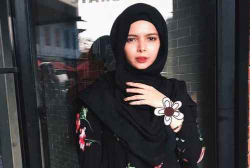 Karier dan Kisah Hidup 7 Designer Milenial Berhijab 04 Vivi Zubedi - Finansialku