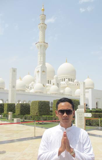 Sheikh Zayed Mosque 03 (Tampak Depan) - Finansialku