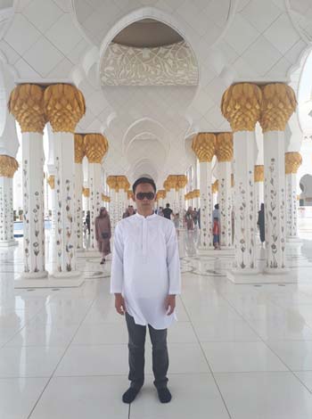 Sheikh Zayed Mosque 04 (Tampak Dalam) - Finansialku